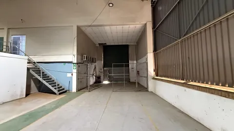 Clovelly Business Park, 342 Old Pretoria Rd in Halfway House has a 1418m² Industrial Unit Available To Let (1)